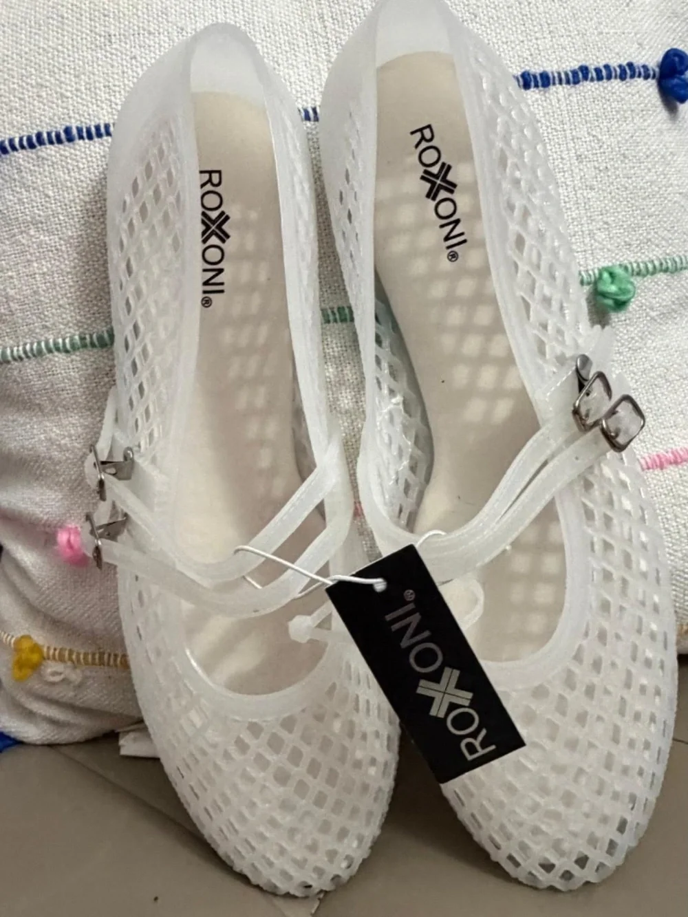 NWT ROXONI ROUND TOE DOUBLE BUCKLE WHITE MARY JANE JELLY FLATS SIZE 9 - Picture 3 of 8